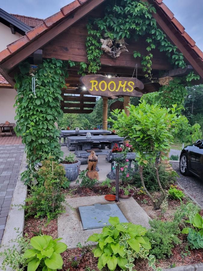 Guest House Buncic Rooms & Apartments Slunj Exterior photo