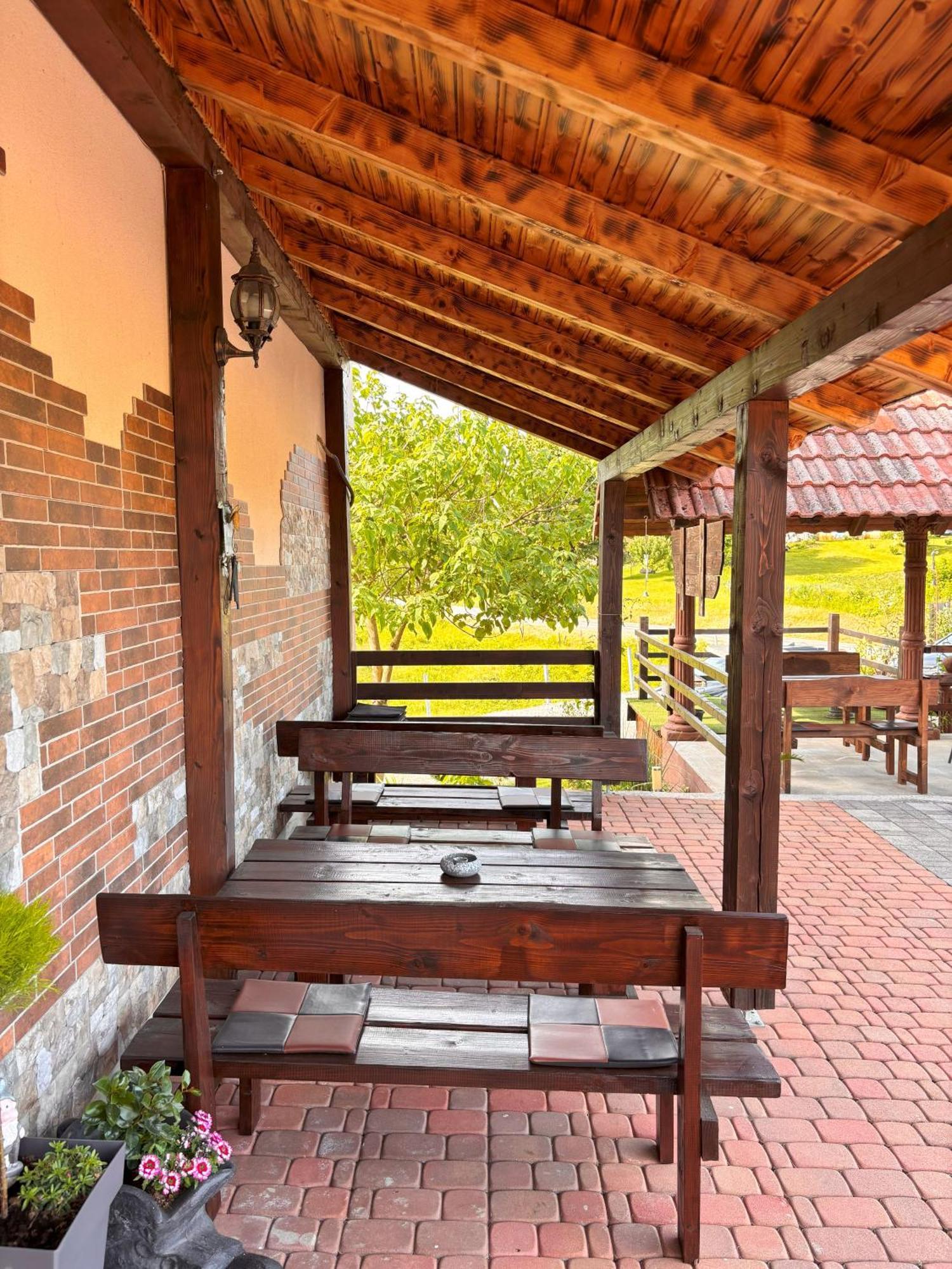 Guest House Buncic Rooms & Apartments Slunj Exterior photo