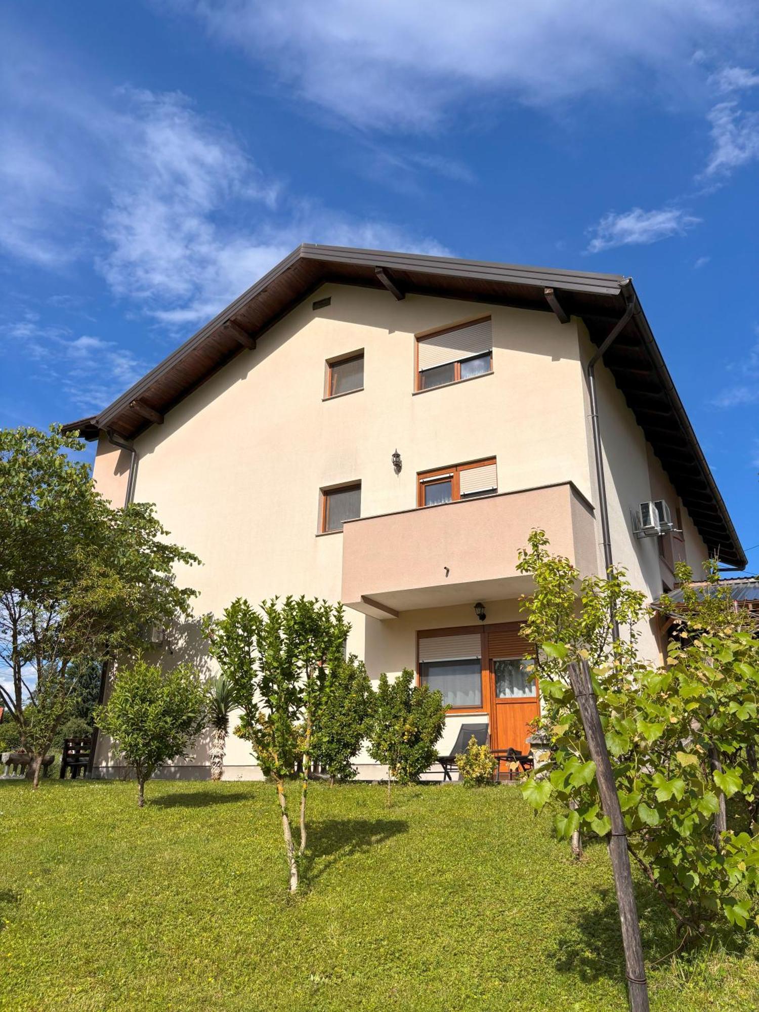 Guest House Buncic Rooms & Apartments Slunj Exterior photo